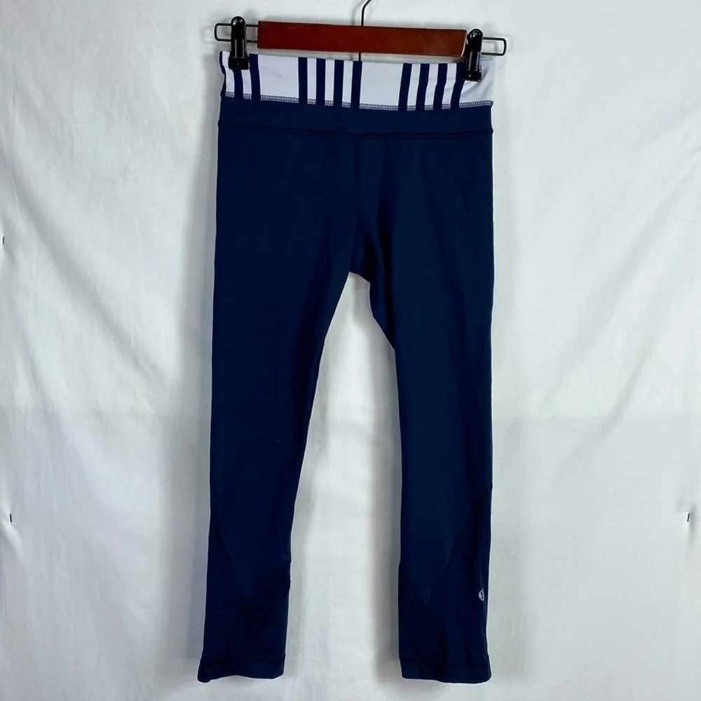 Lululemon Blue with White Stripe at Waistband Size 2 Cropped Leggings.